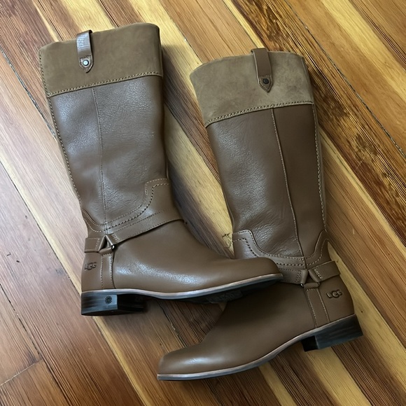Ugg Olinda Riding Boot - Picture 3 of 7